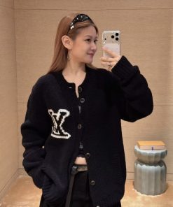 【シンプルで着回しできる♪】ルイヴィトン★男女兼着 カーディガン セーター 2512JJJ165-LU003