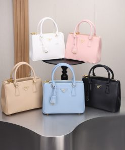 【再度入荷♥】プラダ★サフィアーノルクス トートバッグ 2606XGJ-CL1018